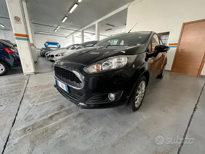 Usata Ford Fiesta Business Edition 80 CV (58 kW) 2016 Nero Utilitaria