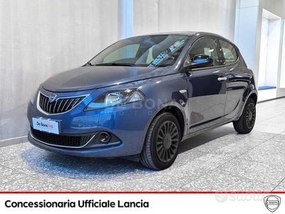 Usata Lancia Ypsilon Silver 70 CV (51 kW) 2022 Azzurro Utilitaria