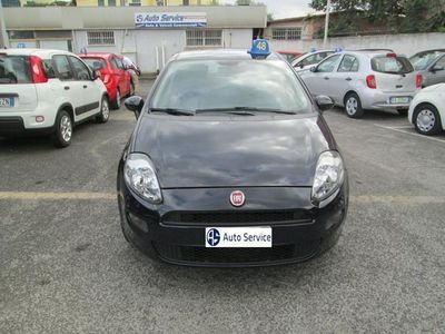Usata Fiat Punto Lounge 69 CV (50 kW) 2015 Blu pastello Utilitaria