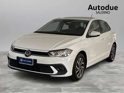 Begagnad VW Polo Life 95 HK (69 kW) 2023 Vit Halvkombi