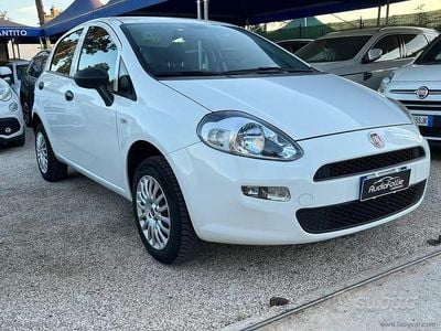 Usata Fiat Punto Street 78 CV (57 kW) 2018 Bianco Utilitaria
