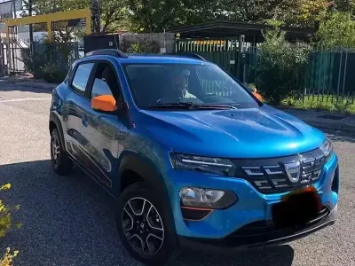 Begagnad Dacia Spring Comfort Plus 18 kW (25 HK) 2021 Blå Halvkombi