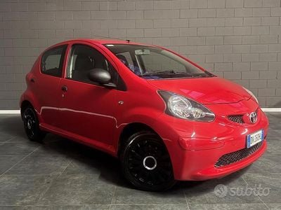 Usata Toyota Aygo 68 CV (50 kW) 2008 Rosso Utilitaria