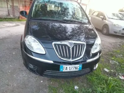 Gebraucht Lancia Musa 77 PS (56 kW) 2010 Schwarz Van / Kleinbus