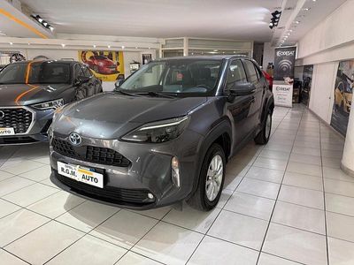 Usata Toyota Yaris Cross Lounge 92 CV (67 kW) 2022 Grigio SUV