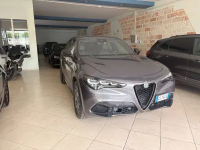 Usata Alfa Romeo Stelvio Ti 209 CV (153 kW) 2023 Grigio SUV