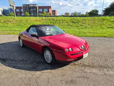 Usata Alfa Romeo Spider Lusso 150 CV (110 kW) 1996 Rosso Cabrio