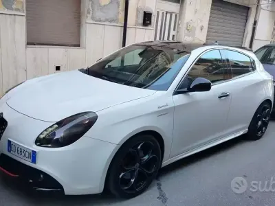 Usata Alfa Romeo Giulietta Veloce 170 CV (125 kW) 2010 Bianco Utilitaria