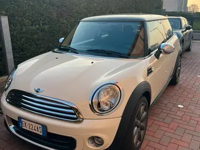 Usata Mini ONE 75 CV (55 kW) 2011 Bianco Utilitaria
