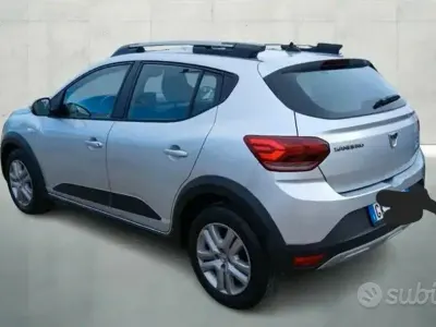 Usata Dacia Sandero Comfort 91 CV (66 kW) 2021 Grigio Berlina