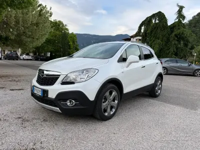 Usata Opel Mokka Cosmo 131 CV (96 kW) 2013 Bianco SUV