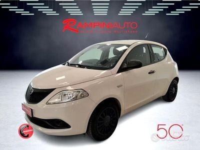 Begagnad Lancia Ypsilon 69 HK (50 kW) 2018 Gul Halvkombi