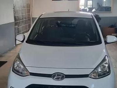 Usata Hyundai i10 66 CV (48 kW) 2016 Bianco Utilitaria