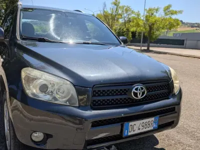 Usata Toyota RAV4 136 CV (100 kW) 2006 Grigio SUV