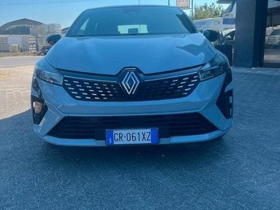 Usata Renault Clio V 90 CV (66 kW) 2024 Grigio Berlina