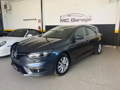 Usata Renault Mégane GrandTour Business 116 CV (85 kW) 2019 Blu/azzurro Station wagon