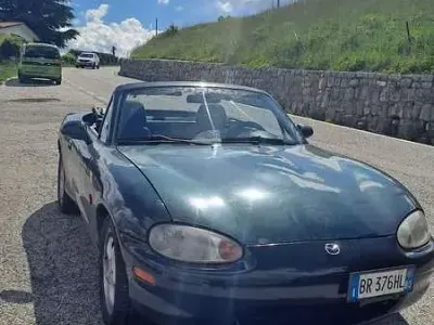 Usata Mazda MX5 110 CV (80 kW) 2001 Verde Cabrio