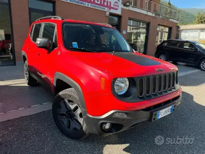Usata Jeep Renegade Trailhawk 170 CV (125 kW) 2017 Rosso SUV