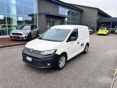 Usata VW Caddy Business 122 CV (89 kW) 2022 Bianco Monovolume