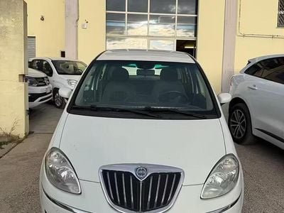 Usata Lancia Musa 77 CV (56 kW) 2008 Bianco Monovolume