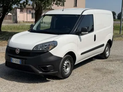 Usata Fiat Doblò Business 95 CV (69 kW) 2021 Bianco Monovolume