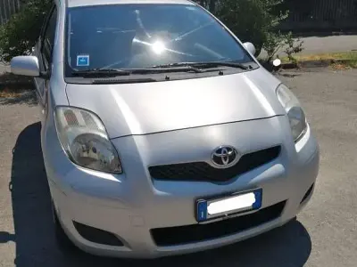 Usata Toyota Yaris Sol 101 CV (74 kW) 2009 Utilitaria