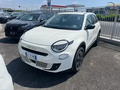 Usata Fiat 600 145 CV (106 kW) 2025 Bianco SUV