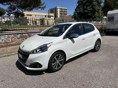 Usata Peugeot 208 Allure 82 CV (60 kW) 2016 Utilitaria