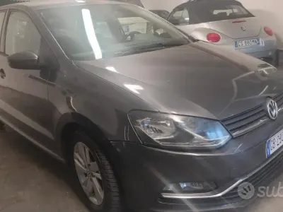 Usata VW Polo Trendline 75 CV (55 kW) 2015 Grigio Berlina