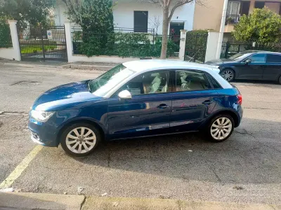 Usata Audi A1 Admired 90 CV (66 kW) 2013 Blu Utilitaria