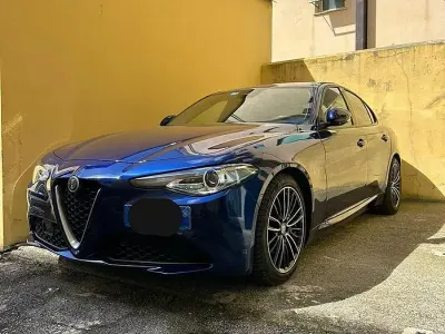 Usata Alfa Romeo Giulia Business 180 CV (132 kW) 2016 Blu Berlina
