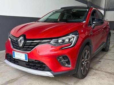 Red passion Usata 2023 Renault Captur Techno SUV | 19.200 € (Buon prezzo)
