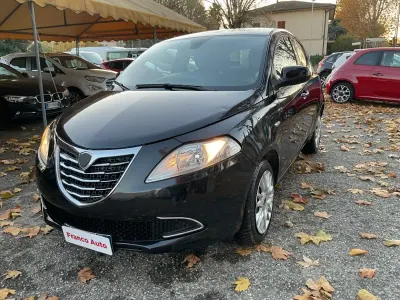 Usata Lancia Ypsilon Gold 69 CV (50 kW) 2014 Nero Utilitaria