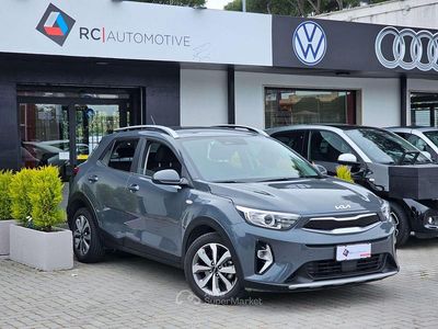 Usata Kia Stonic Style 84 CV (61 kW) 2022 Gray SUV