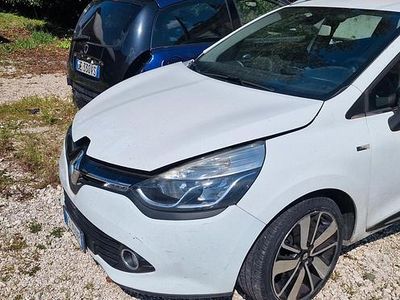 Usata Renault Clio GrandTour 75 CV (55 kW) 2016 Bianco Station wagon