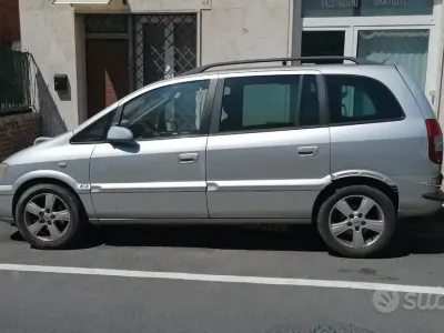 Usata Opel Zafira Elegance 125 CV (91 kW) 2005 Grigio Monovolume