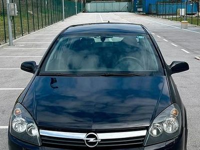 Usata Opel Astra 101 CV (74 kW) 2005 Nero Berlina
