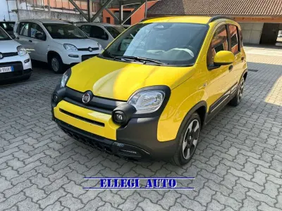 Ny Fiat Panda Cross Cross 69 HK (50 kW) 2026 Gul Halvkombi