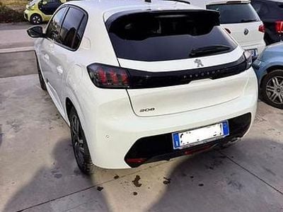 Gebraucht Peugeot 208 101 PS (74 kW) 2021 Weiß Kleinwagen