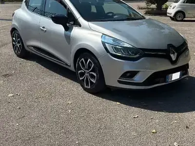 Usata Renault Clio IV 90 CV (66 kW) 2019 Grigio Berlina