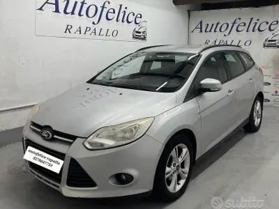 Usata Ford Focus 116 CV (85 kW) 2012 Grigio Station wagon