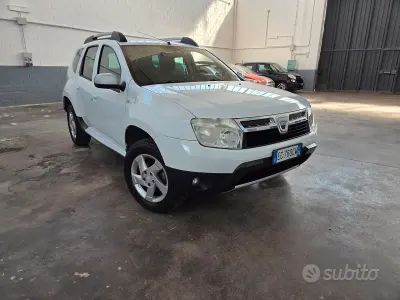 Usata Dacia Duster Ambiance 105 CV (77 kW) 2011 Bianco SUV