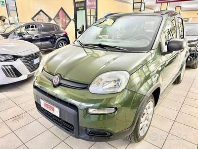 Usado Fiat Panda 4x4 S 75 HP (55 kW) 2015 Verde Citadino