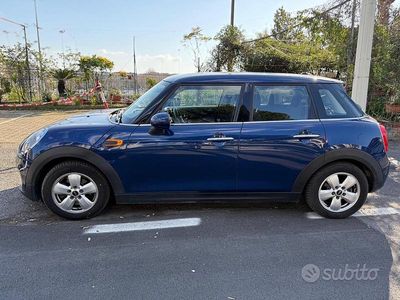 Usata Mini Cooper D Business 116 CV (85 kW) 2015 Blu Utilitaria