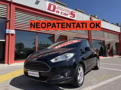 Second-hand Ford Fiesta Titanium 75 CP (55 kW) 2014 Negru Hatchback