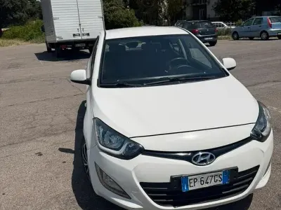 Usata Hyundai i20 85 CV (62 kW) 2013 Bianco Utilitaria