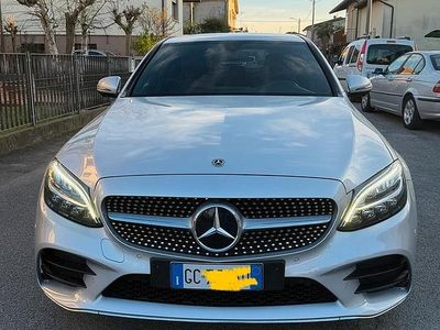 Usata Mercedes C200 AMG line 150 CV (110 kW) 2018 Grigio Berlina