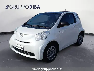 Usata Toyota iQ Active 68 CV (50 kW) 2013 Bianco Utilitaria