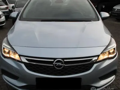 Usata Opel Astra Dynamic 110 CV (80 kW) 2018 Grigio Berlina