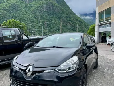 Second-hand Renault Clio IV 75 CP (55 kW) 2014 Negru Berlinǎ